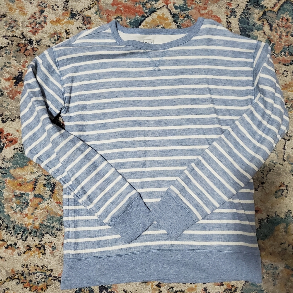 GAP sweatshirt